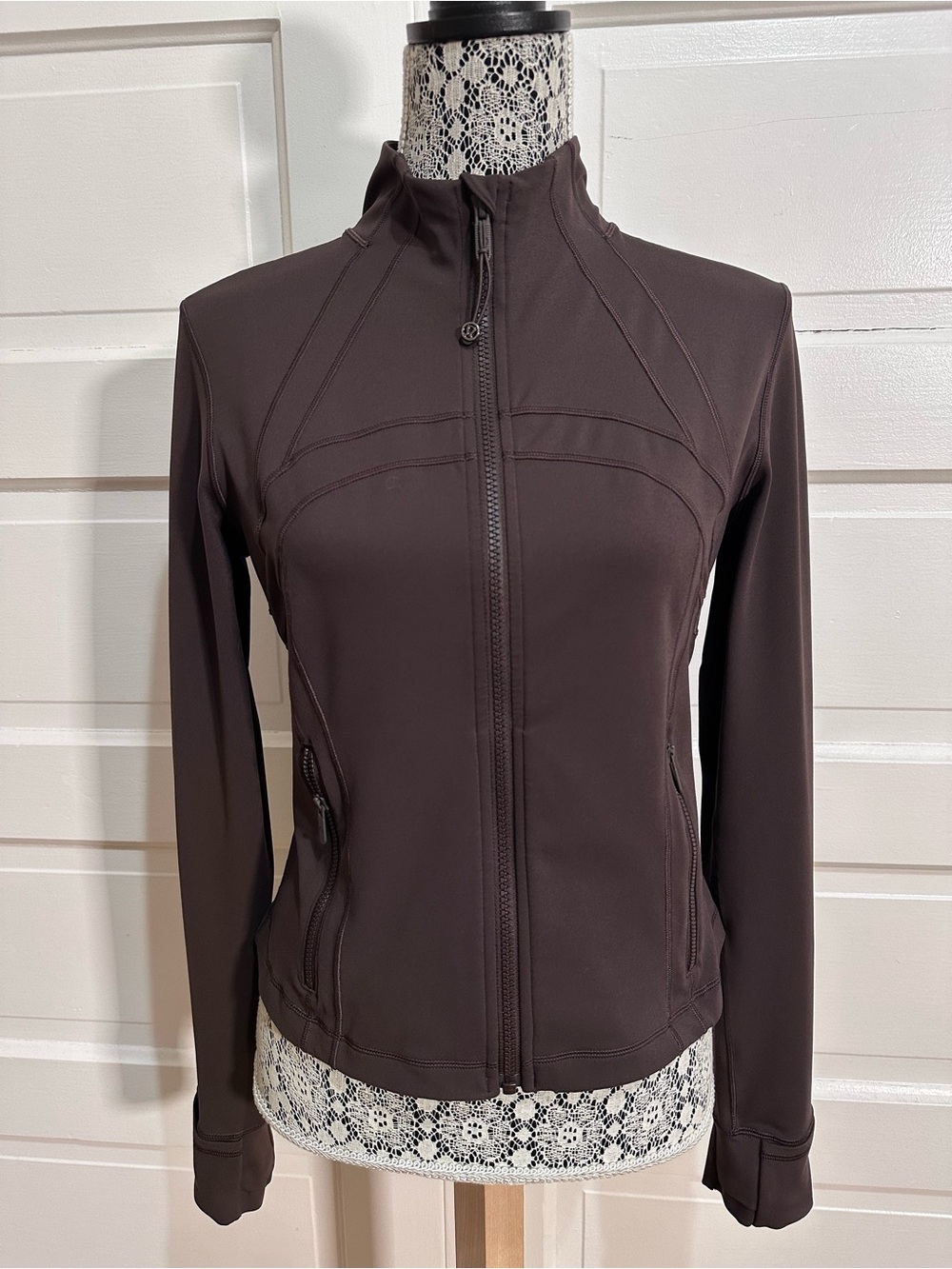 Lululemon Define Cropped Jacket *Nulu Size 12 Espresso Brown Flattering Fit $138